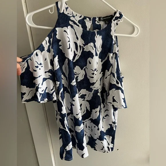 International concepts, extra, small, cold shoulder blouse - Picture 1 of 2